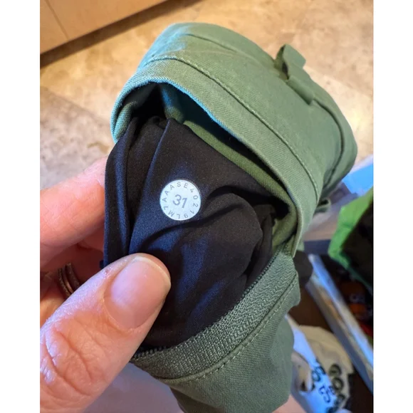 Men's Lululemon Shorts Green Size 31 EUC - Picture 8 of 10